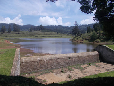 Mannavanur Lake Kodaikanal view from the bridge